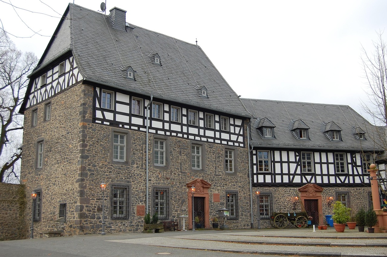 Real-world locations like Rosetta are used in the film to highlight the social insulation of the expat community.