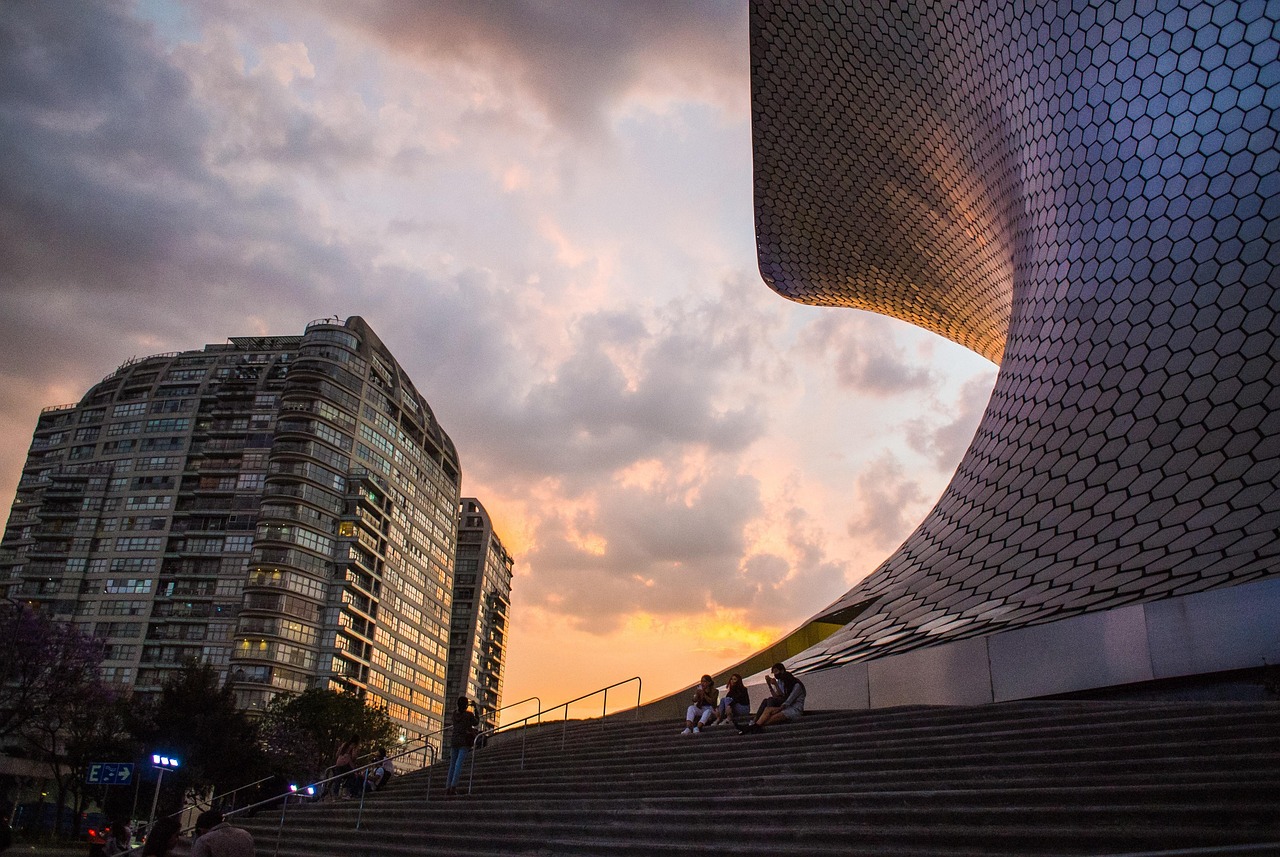 The Museo Soumaya’s unconventional design makes it one of the most photographed buildings in the city.