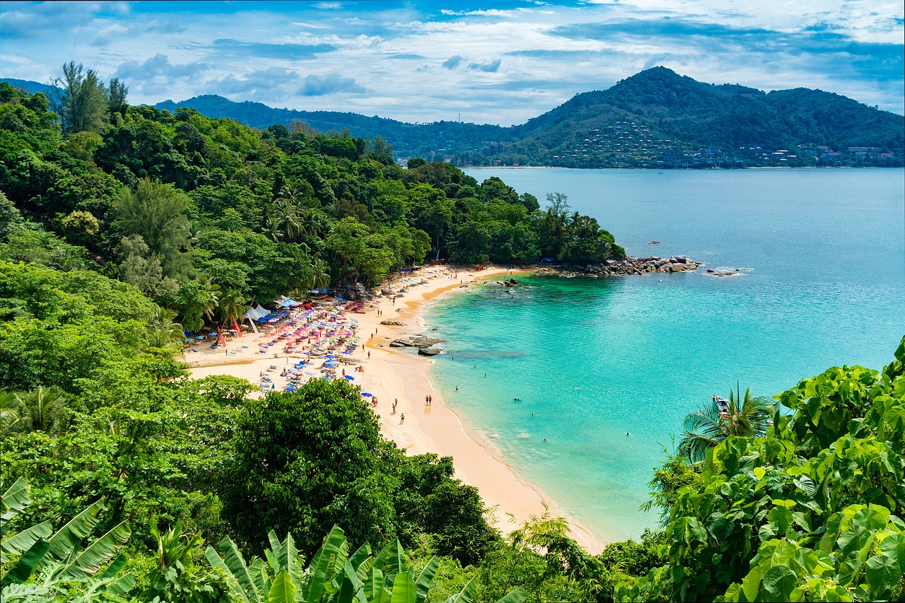 Exchange the November chill for a 9-day tropical retreat in Southeast Asia.
