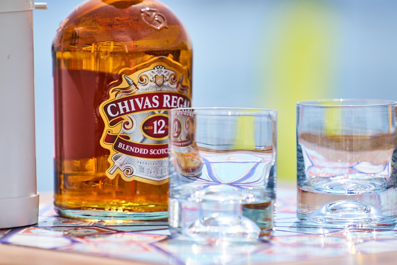 Signature speakeasies and whiskey bars define the Amex Centurion's top-tier ranking in 2025.