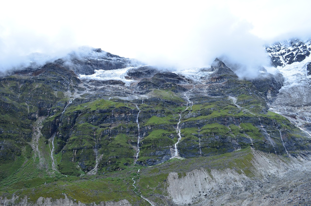 Hanging prayer flags: a ritual of sending intentions into the wind as a lasting memory of the journey.