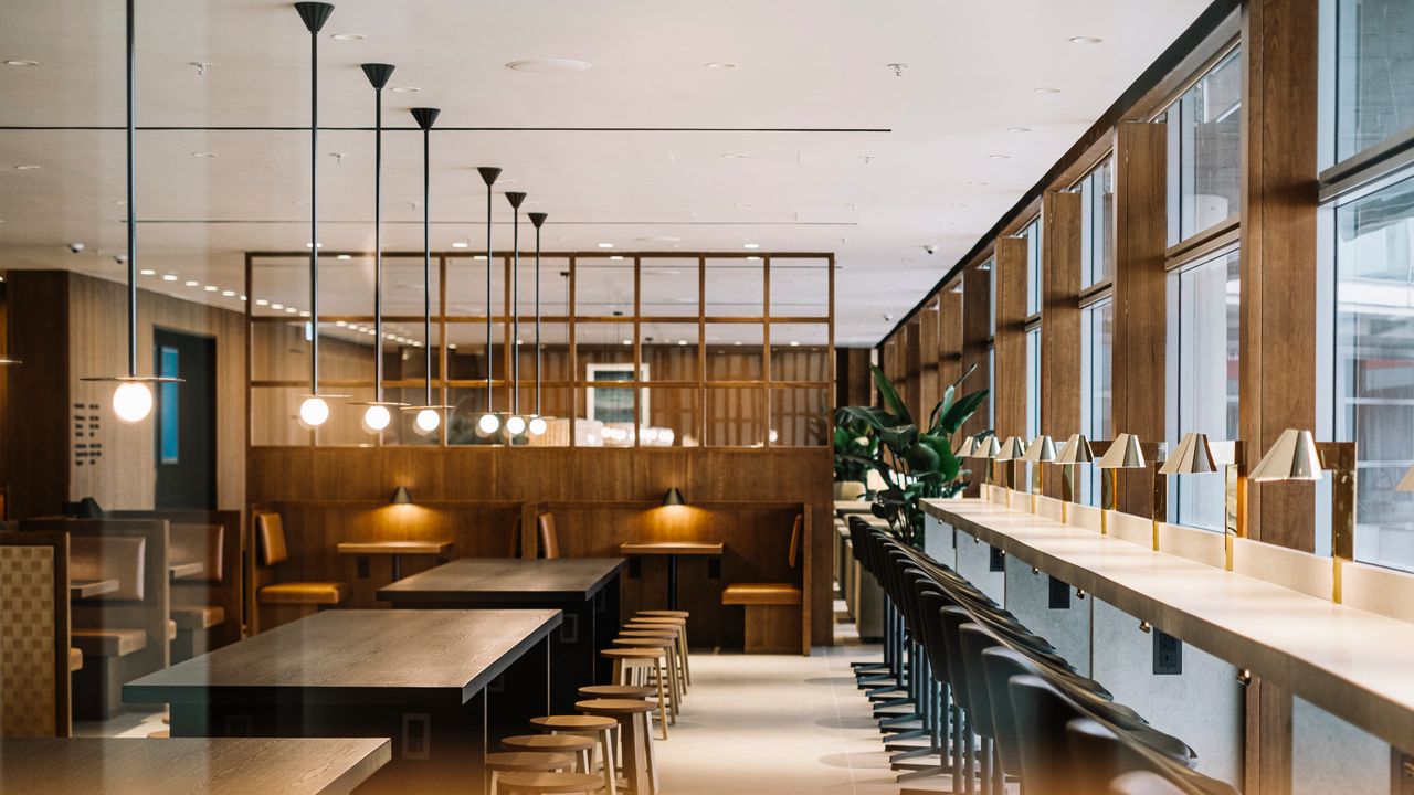 Hong Kong Lounge Menu: Dining at Cathay's The Bridge