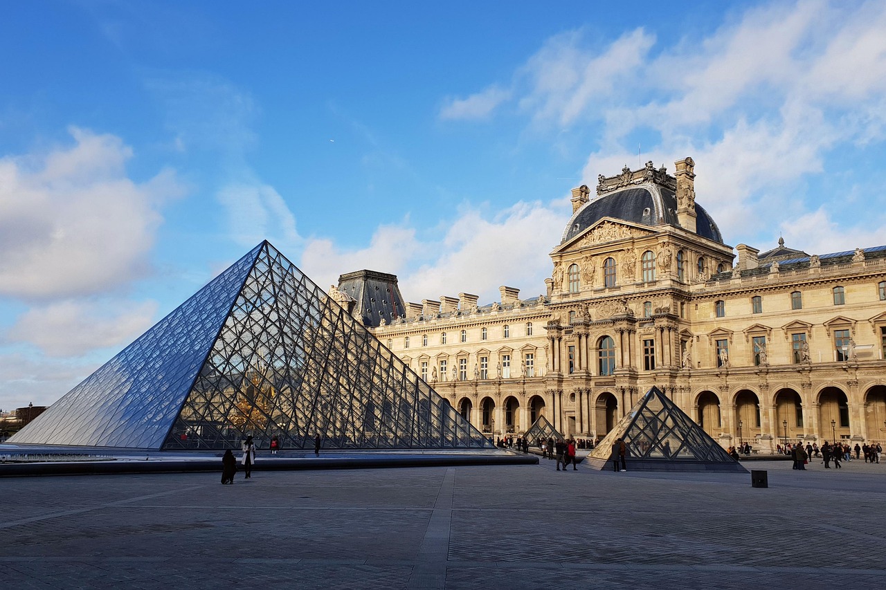 From Paris to London, elite credit cards provide access to the world's most famous landmarks.
